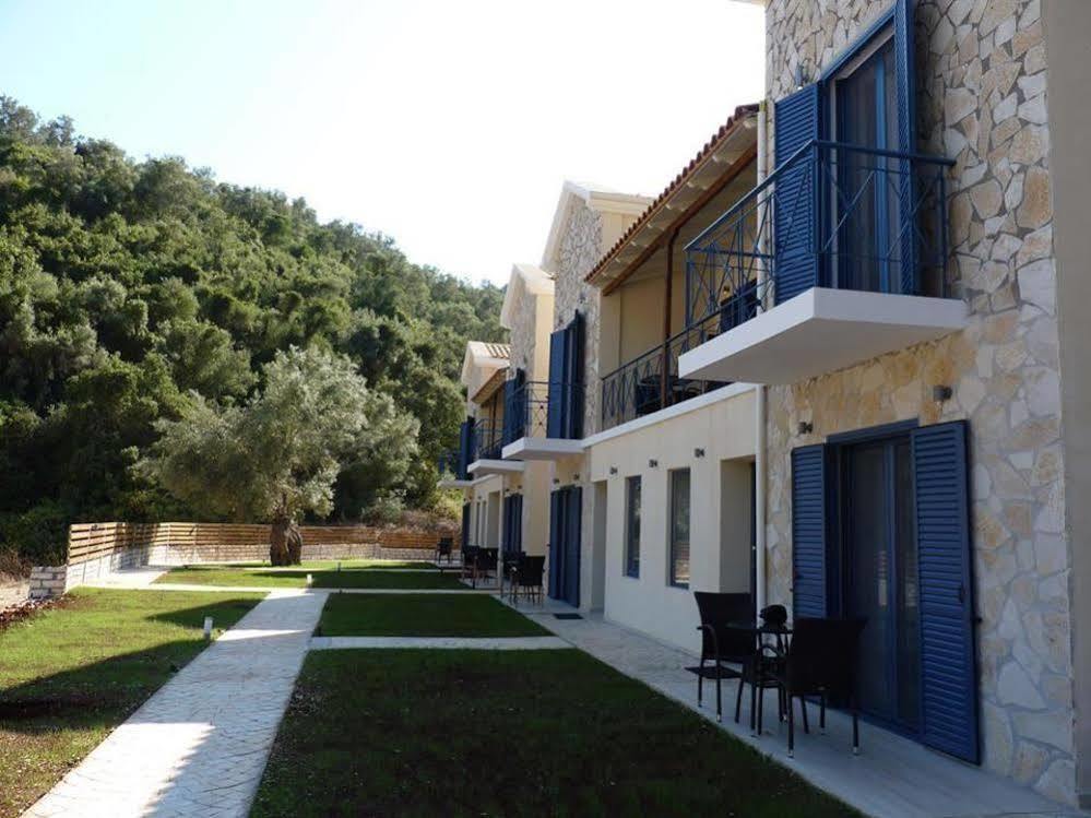 Ilianthos Apartments & Studios Mikros Gialos Exterior photo